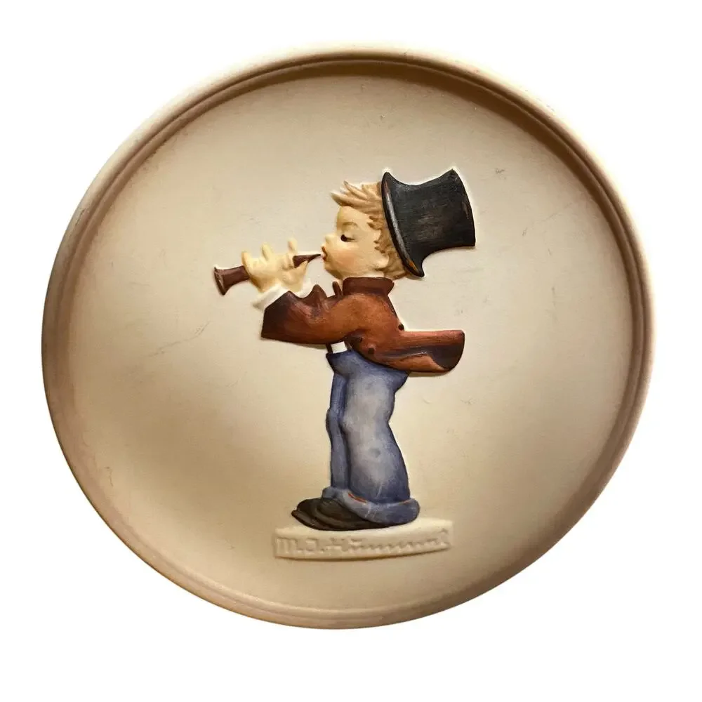 Goebel Miniature Plate 1984-1987 “Little Music Makers”  Clarinet Player Vintage
